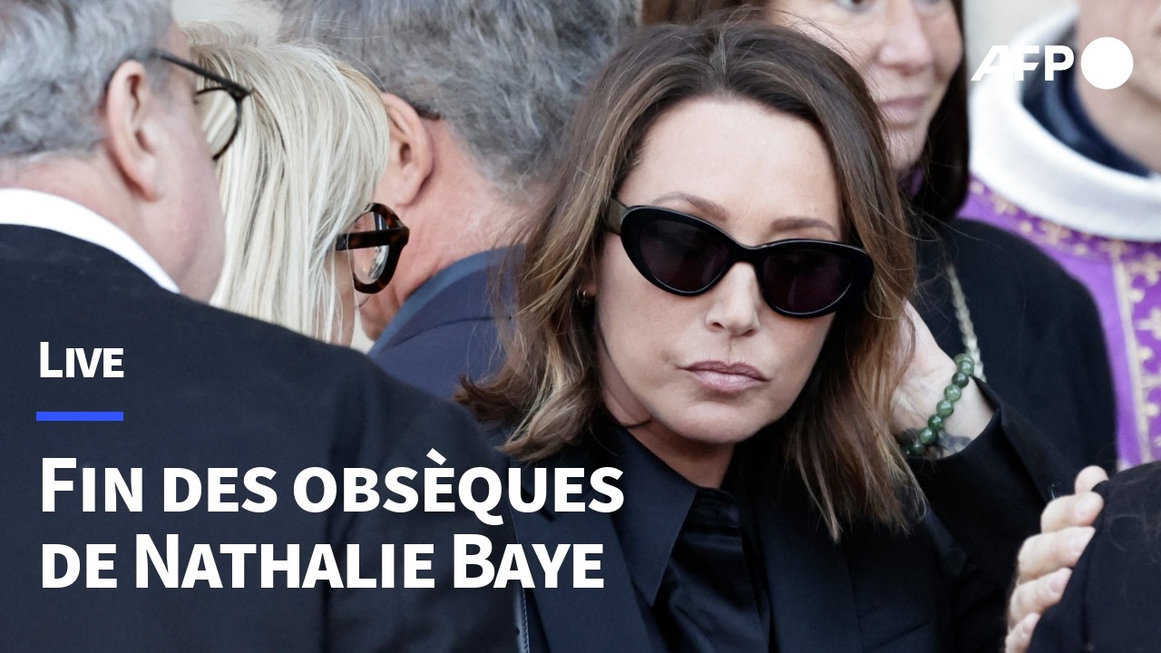 🔴 LIVE - Sortie du cercueil de Nathalie Baye